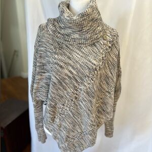 WHITE HOUSE BLACK MARKET PONCHO SWEATER with raglan sleeves in ML with zipper